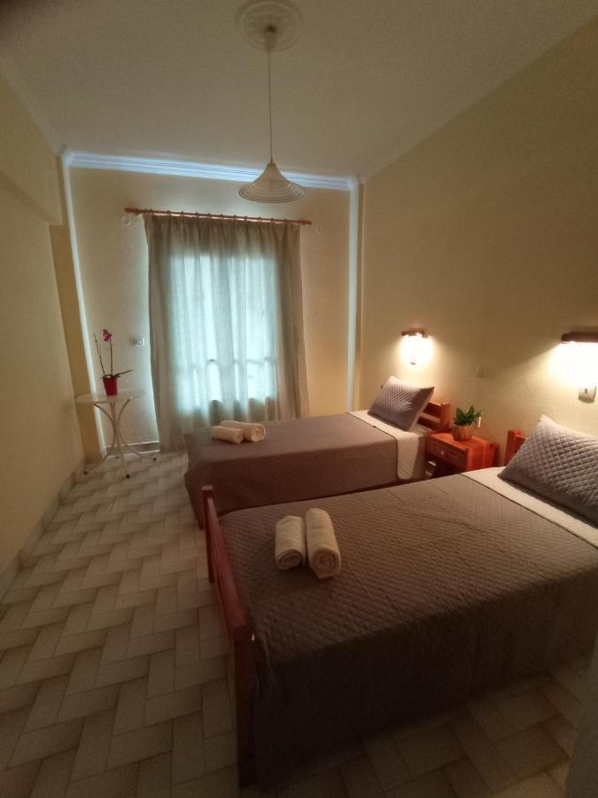 Hermes Kávos Buitenkant foto